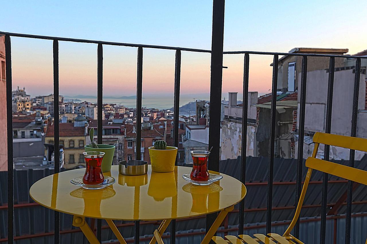 Istanbul Taksim Istiklal Street Kamil Hotel - Historical Luaran gambar