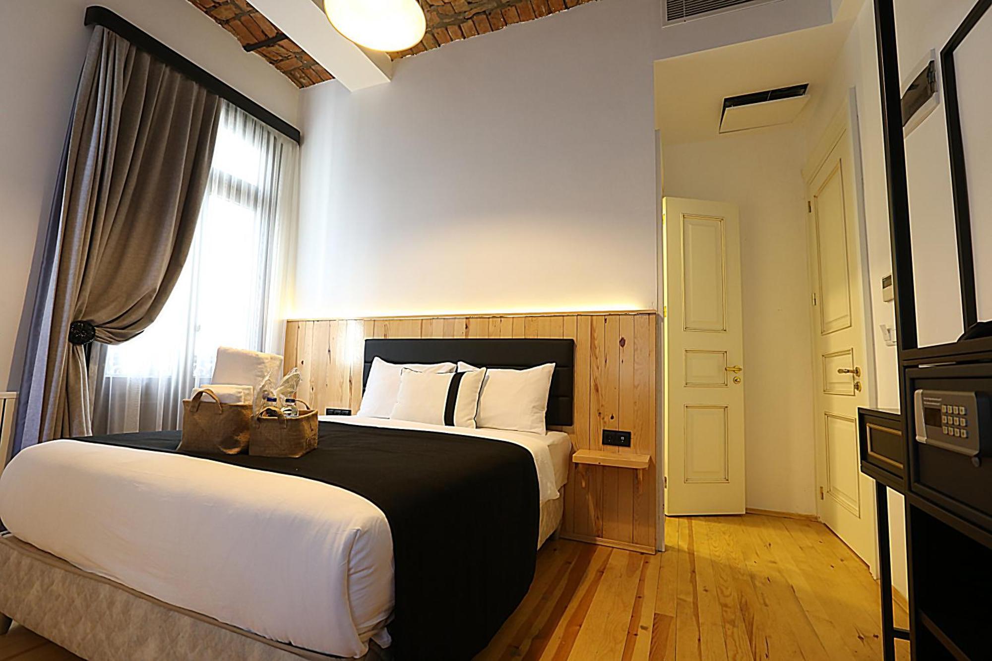 Istanbul Taksim Istiklal Street Kamil Hotel - Historical Bilik gambar