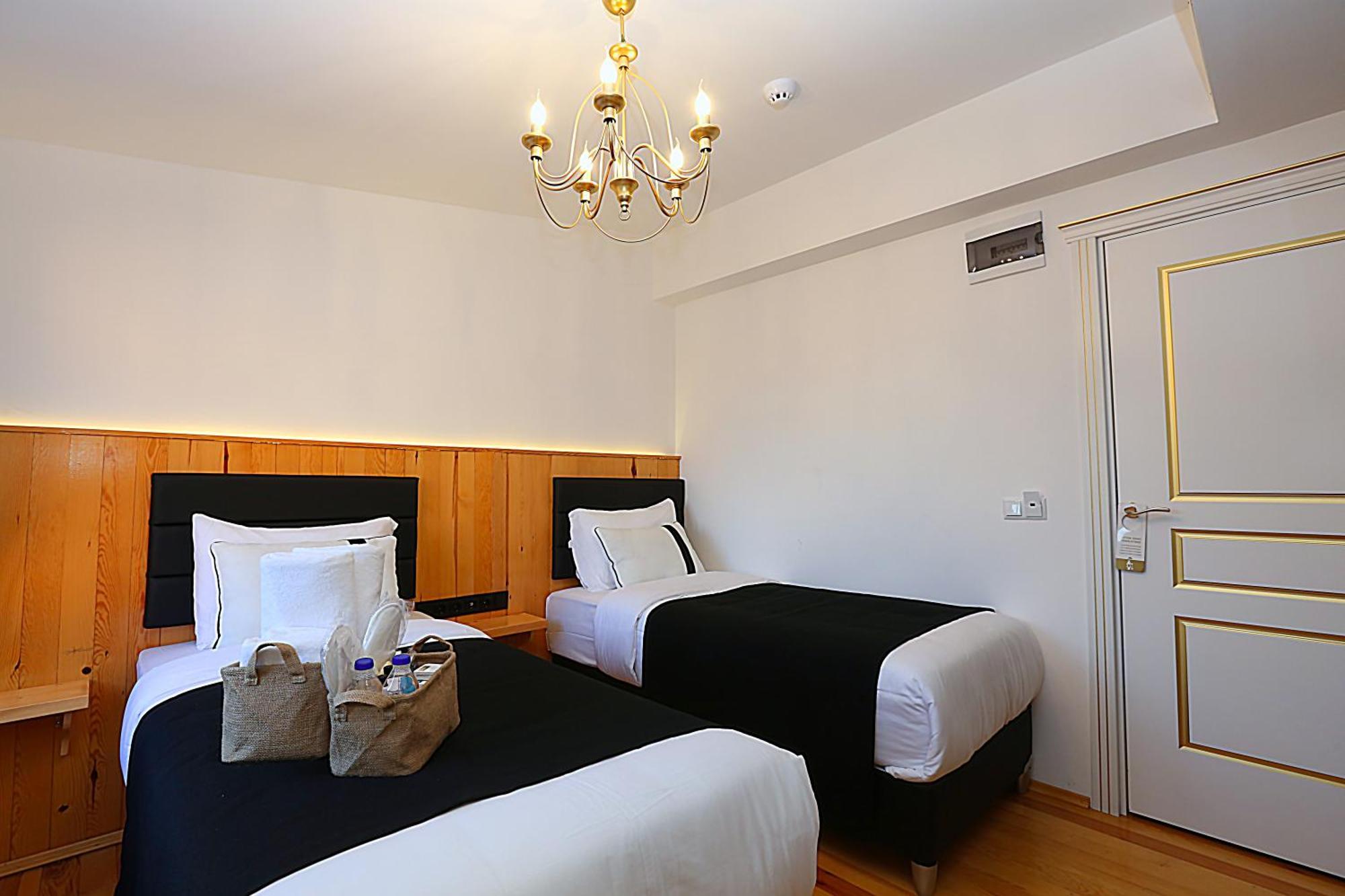 Istanbul Taksim Istiklal Street Kamil Hotel - Historical Bilik gambar