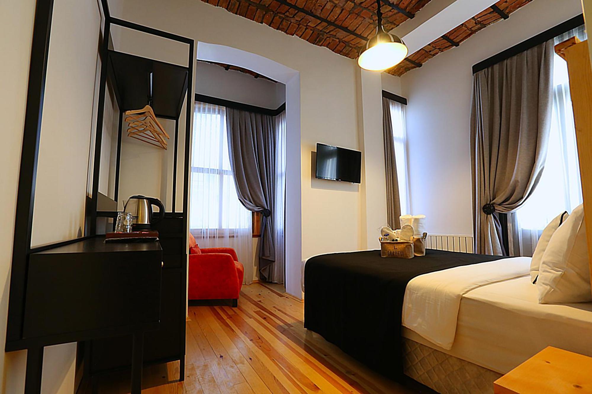 Istanbul Taksim Istiklal Street Kamil Hotel - Historical Bilik gambar