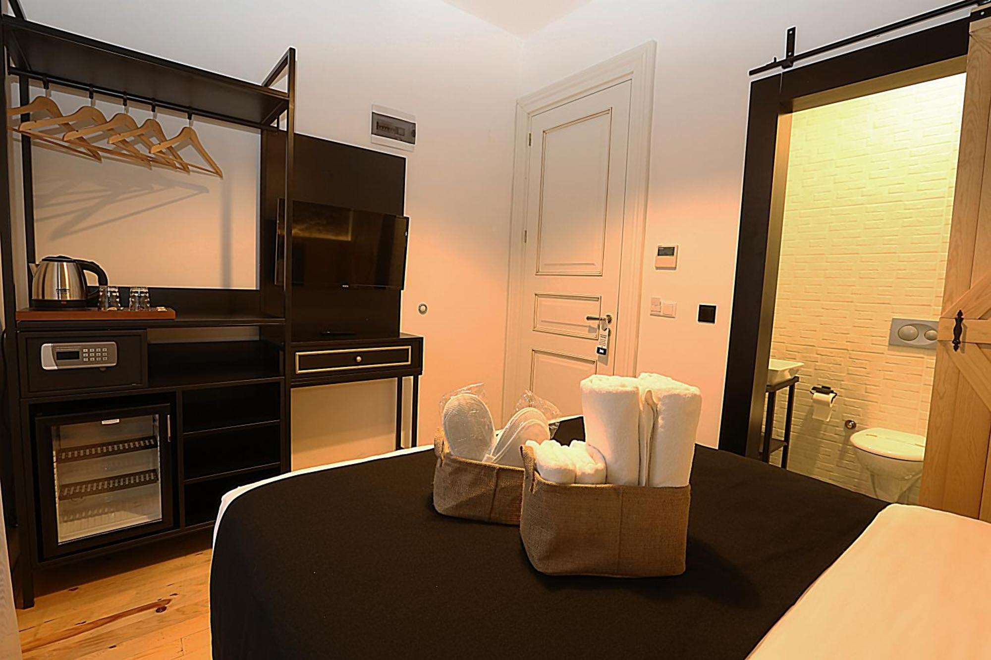 Istanbul Taksim Istiklal Street Kamil Hotel - Historical Bilik gambar