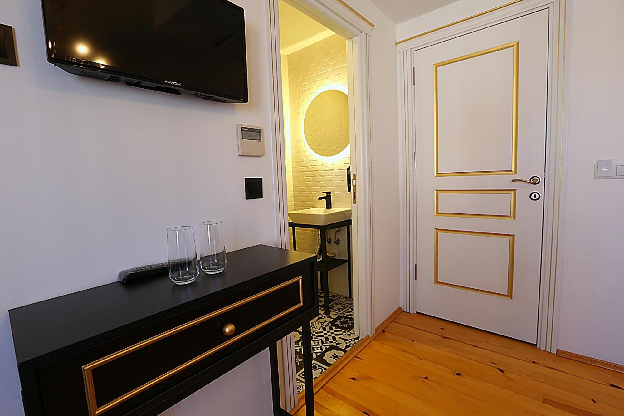 Istanbul Taksim Istiklal Street Kamil Hotel - Historical Bilik gambar